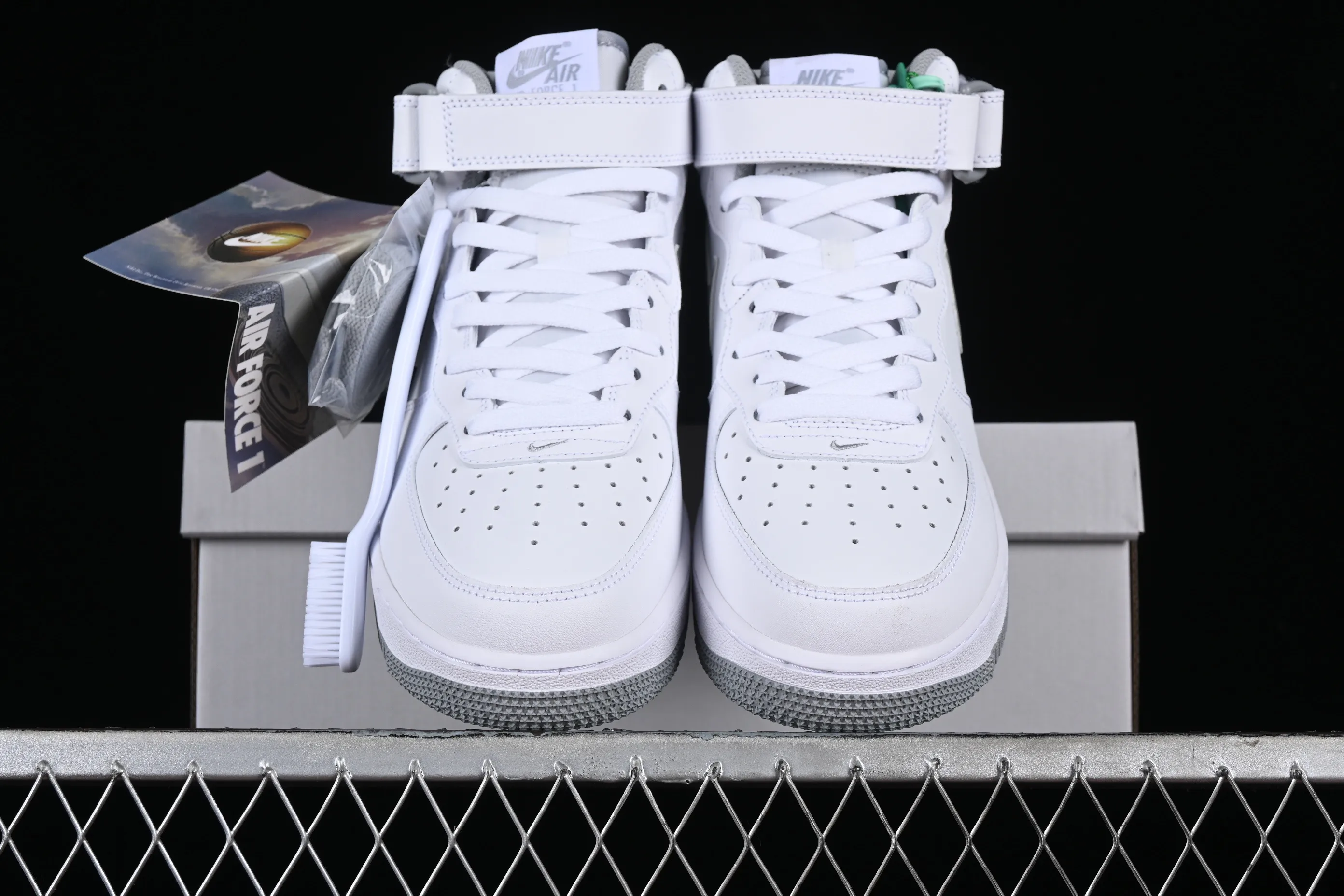 All categories Nk Air Force 1 Air Force series Nk Air Force 1 Mid Air Force mid-top Nk Air Force 1'07 Mid white gray Air Force One mid-top casual sneakers DV0806-100